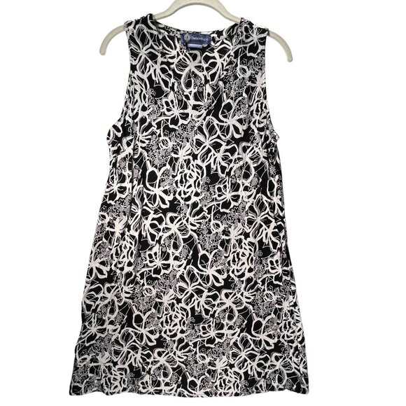 Democracy Dresses & Skirts - Democracy Sleeveless Shift Dress Black White Floral V-Neck AB Solution Summer 12